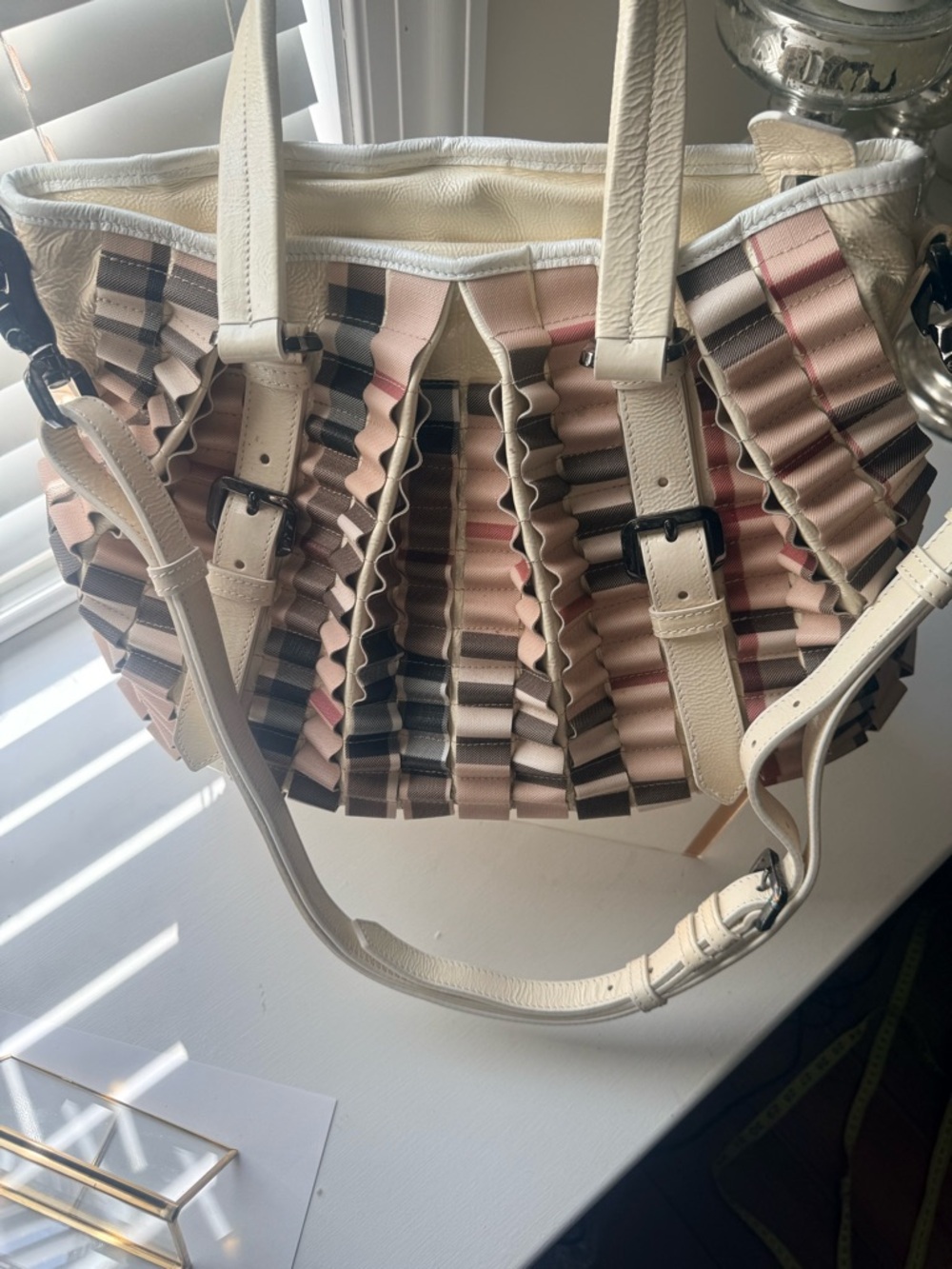 ⭐️🔥RARE Burberry Runway Prorsum "Lowry" Cartridge Pleat Tote Authentic - Picture 4 of 16